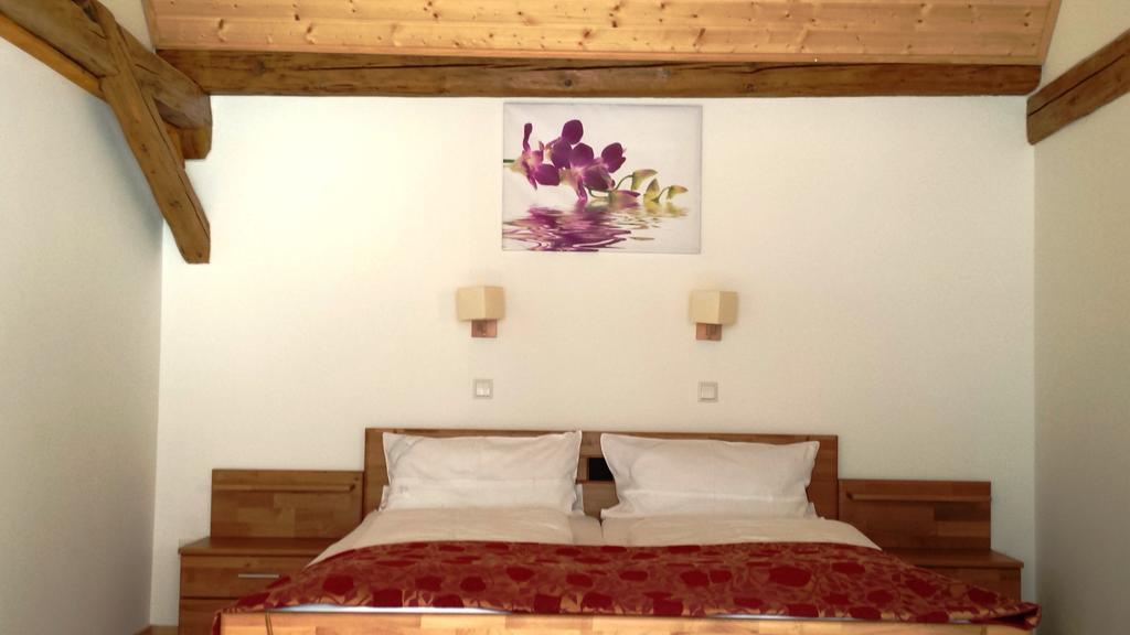 Wellnesshotel & Restaurant Hexenschopf Loeffingen Room photo